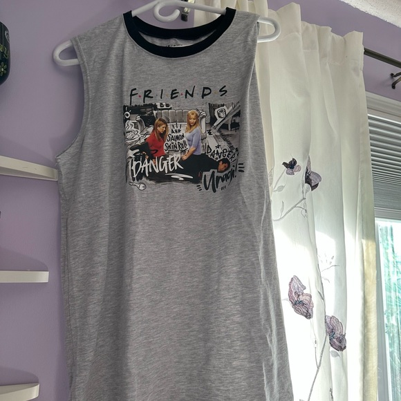 Friends Tanktoo Size Medium - Picture 2 of 11